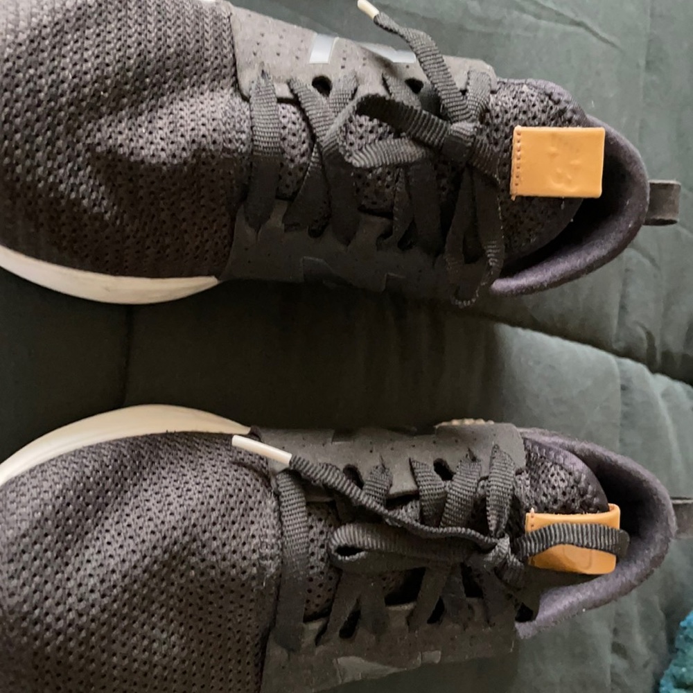 New balance women’s tennis shoes
